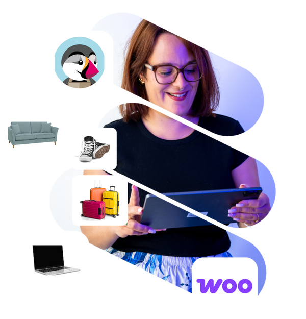 Photo d'un membre de l'équipe de l'agence web Qwery avec une tablette avec les logos Prestashop et Woo commerce