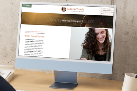 ordinateur avec site web d'un esophrologue
